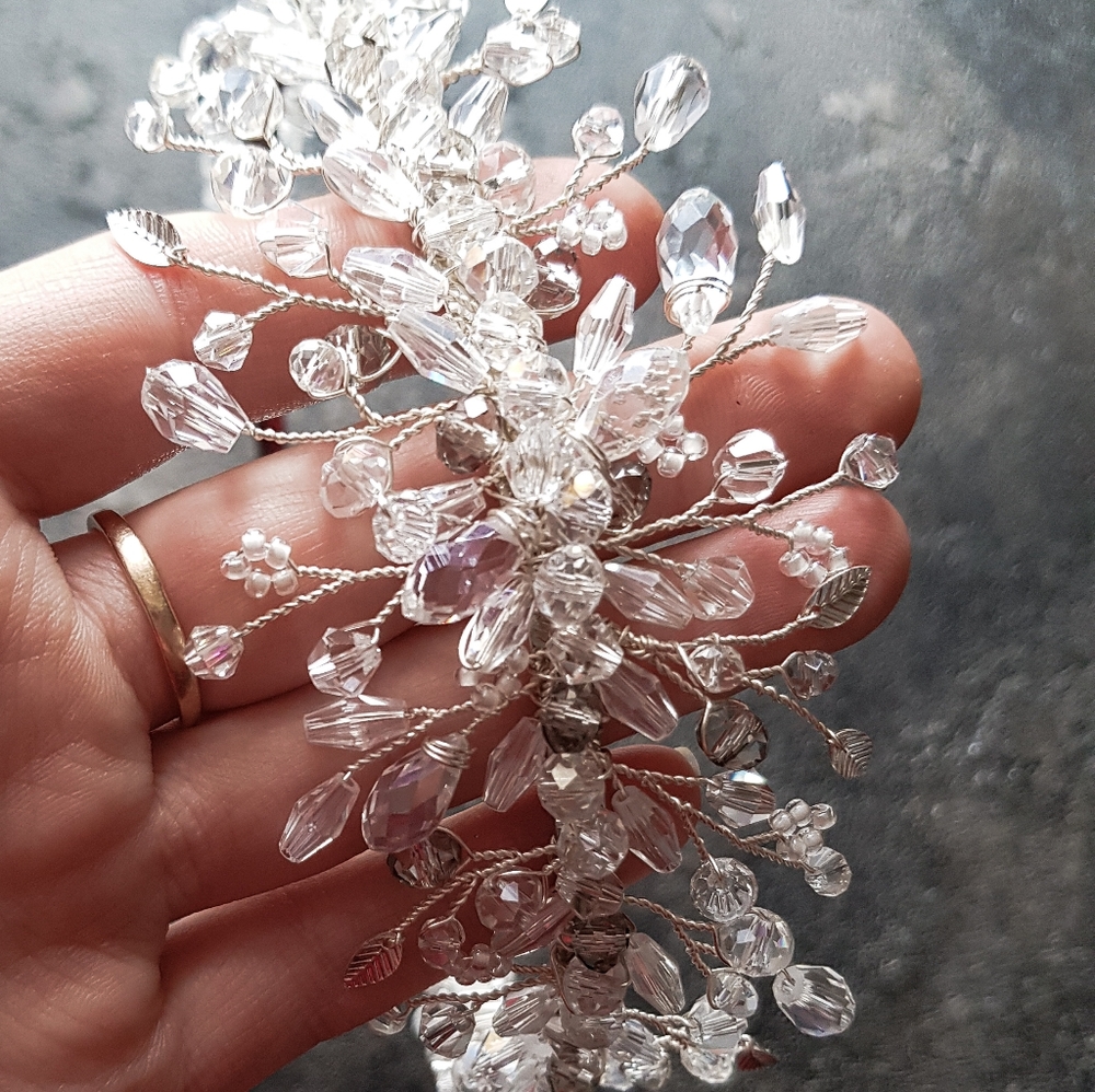 New Wedding Accessories - Picture 3 of 4